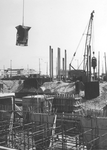 1968-753 Werkzaamheden aan de Blaak en Leuvehaven in verband met de aanleg van de metro (lijn Centrum-Oost).