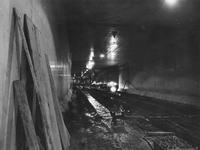 1969-1289 Werkzaamheden onder de Blaak in verband met de aanleg van de metro (lijn Centrum-Oost).