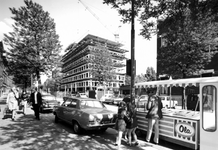 1969-1401 Gezicht op de Robert Fruinstraat met op de achatergrond het Gemeentearchief in aanbouw.