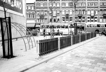 1969-1904 Speelplaats op de hoek van de Korte Bajonetstraat bij de Eerste Middellandstraat.