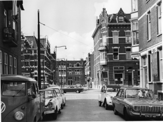 1970-1084 De Voorschoterstraat nabij de Avenue Concordia en de Waterloostraat.