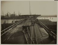 1970-1217 In de Waalhaven worden caissons gebouwd door de aannemer Smit Valcke Ostende.