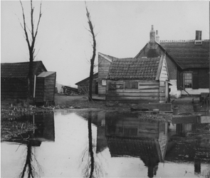 1970-249 Huisjes aan de Kralingse Plas.
