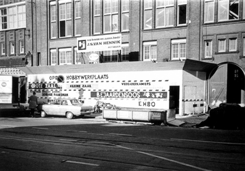 1970-2651 Open Hobbywerkplaats (voormalige arbeidsbureau) aan de Eerste Middellandstraat, tijdens de verbouwing.