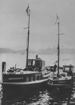 1971-14 Schipper Bouwman en twee sleepboten van de Havendienst de V en de VI, gemaakt door leerlingen van Maatschapppij ...