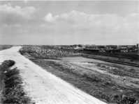 1971-1949 De Rijksweg 20 in aanbouw. Rechts de spoorlijn Rotterdam/Utrecht, nabij de kruising met de Rijksweg 16.