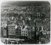 1971-371 Gezicht op de gevels aan de zuidzijde van de Grotemarkt, gezien vanaf de toren van de Sint-Laurenskerk. ...