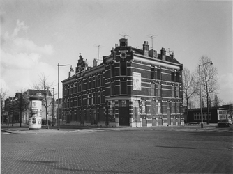 1972-373 De Van der Werffstraat links, en rechts de Vondelweg uit het noordwesten.