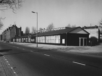 1972-547 Hudsonstraat met de noodschoolgebouwen op de hoek van de Zeilmakersstraat.