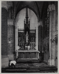 1972-596 Interieur van de Kerk van de Heilige Martelaren van Gorcum of Stieltjeskerk aan het Stieltjesplein. Altaarstuk ...