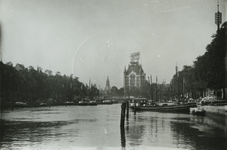 1972-769 Het Haringvliet.Op de achtergrond het Witte Huis en de toren van de Zuiderkerk.