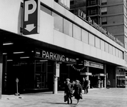 1972-857 De parkeergarage Weena aan de Karel Doormanstraat tussen het Lijnbaanhof en Weena.
