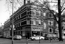 1973-791 Huizen nummers 252 en 254 aan de oostzijde van de Heemraadssingel hoek van de Volmarijnstraat.