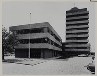 1973-979 Het internaat voor schipperskinderen Prinses Irene op de hoek van de Stadionlaan en de Sportsingel in IJsselmonde.