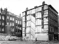1974-1112 Eendrachtsstraat met links de huizen aan de Van Brakelstraat.
