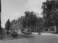 1974-1412 Mathenesserstraat vanaf de hoek van de Taandersstraat.