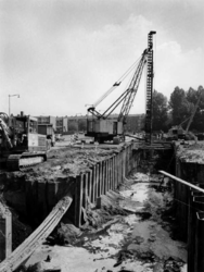 1974-1854 Aanleg collecteurriool aan de Gerdesiaweg, uit het westen.