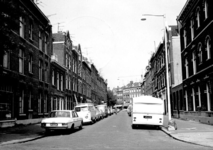 1975-1185 Gezicht op de Davidsstraat, tussen de G.J. Mulderstraat en de Vierambachtsstraat.