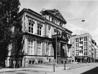1975-768 Het Schielandshuis/Historisch Museum aan de Korte Hoogstraat.