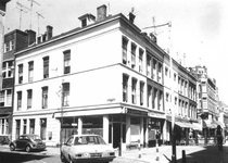 1976-1271 Gezicht in de Zijdewindestraat en de Tiendstraat (rechts).