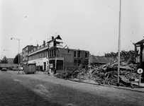 1977-1882 De gesloopte woningen aan de Goudse Rijweg, uit het zuidoosten gezien. Linkerzijde achter de nieuwbouw.