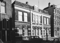 1977-352 Gemeente school U. Lager Onderwijs (anno 1884) aan de Schoonderloostraat.