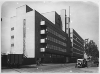 1978-3418 Het gebouw van de Coöperatieve groothandelsvereniging De Handelskamer (Haka) aan de Vierhavensstraat.