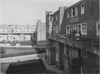 1978-3441 Gezicht in de Justus van Effenstraat, in de richting van de uitgang Jan Luykenstraat.
