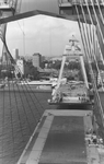 1981-6 Bouw van de nieuwe Willemsbrug over de Nieuwe Maas.Gezien vanaf de zuidelijke oever in de richting van omgeving ...