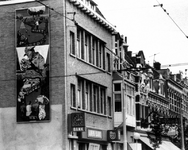 1983-1043 Muurschildering Reagen en Thatcher op de zijgevel van een huis aan de Nieuwe Binnenweg, hoek van de Claes de ...