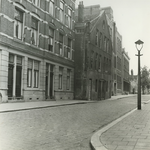 1986-1933 Het pand nr. 21 in de Kortebrantstraat, vanaf de Warmoeziersstraat uit het zuiden.