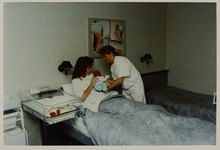 1992-04613 Kraamverpleegkundigen aan het werk in Kraamzorghotel aan de Vliegveldweg in Overschie.