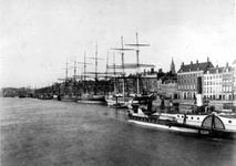 IX-353-2 De Boompjes aan de Nieuwe Maas.De raderboot rechts uit ca. 1830 is van de Nederlandse Stoomvaart Maatschappij ...