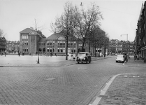 IX-410-04 Het Bospolderplein met op de voorgrond de Catharina Beersmansstraat.