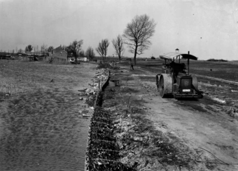 IX-418 Gezicht op de Bosweg bij de Langekade tijdens de wegaanleg voor het bosplan.