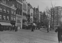 IX-422 De Boijmansstraat met links de Gemeentebibliotheek, rechts Museum Boymans/Schielandshuis op het Van Hogendorpsplein.