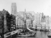 VII-206 De Kolk, links het Westnieuwland, rechts de Korenbeurs.Op de achtergrond de Grotemarkt en de toren van de ...