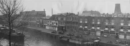VII-520-00-10 Industriepanden aan de westzijde van de Voorhaven.