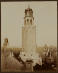 XII-47-3_1 De klokkentoren van het stadhuis aan de Coolsingel, gebouwd tussen 1914 en 1920 naar het ontwerp van de ...