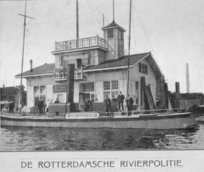 XII-72-01 Bureau van de rivierpolitie aan de Parkkade/Parkhaven.