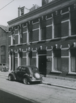 XIX-108 Pand in de Hendrik de Keyserstraat waarin de bedrijfsgeneeskundedienst van de RET is gevestigd.