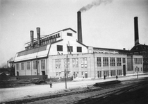 XV-231 Oude fabrieksgebouwen van de Electriciteitscentrale aan de Lloydstraat bij de Schiehaven.
