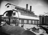 XV-232-2 Oude fabrieksgebouwen van de Electriciteitscentrale aan de Lloydstraat bij de Schiehaven.