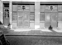 XVIII-420-00-01-02 Synagoge aan de Joost van Geelstraat.