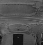 XX-59-05-2 Plafond van het voormalige Oude Mannenhuis aan de Hoogstraat.