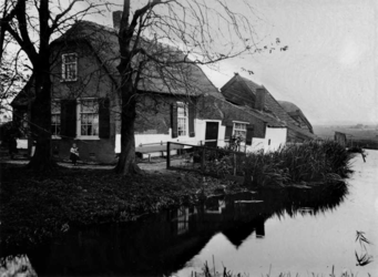 XXV-105-02 Boerderij aan de Boschweg, bewoond door Neeleman.