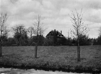 XXV-245-12 Landhuis op het terrein Ypenhof aan de 's-Gravenweg.