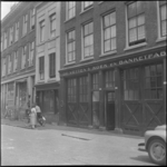 12754 De Vetten's Koek en Banketfabriek aan de Zwarte Paardenstraat 66-72.