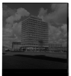 18817 Zicht op kantoorgebouw de Hoofdpoort, het hoofdkantoor van de Stad Rotterdam Verzekeringen aan de Blaak, met ...