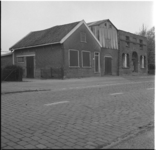 33951 De ruïne van molen De Ster na de brand van 1962 en aangrenzende panden aan de Plaszoom.